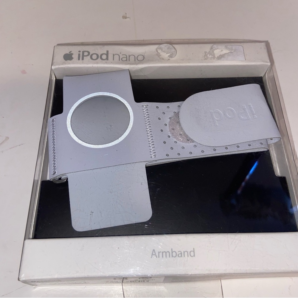 Apple iPod Nano Video Armband MB130G/A Grey New Open Box 2006 Genuine